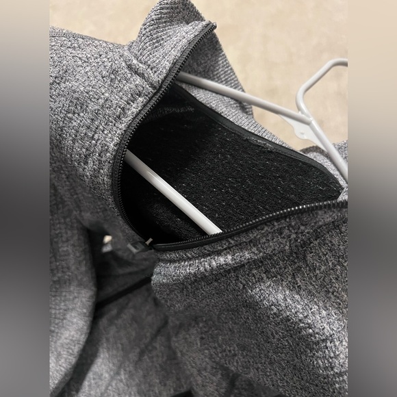 LuluLemon L Jacket - Picture 3 of 4